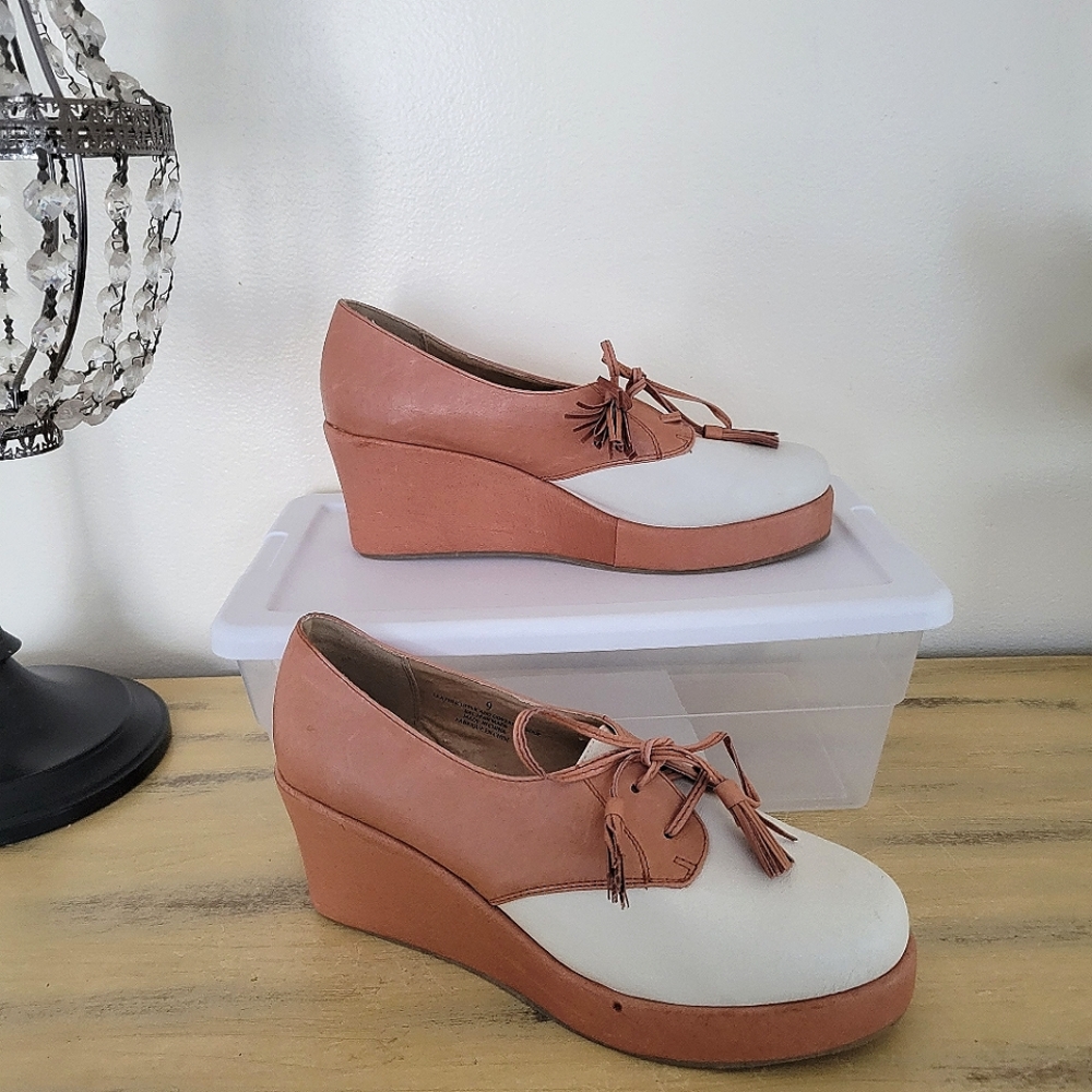 Cooperative color block platform shoe